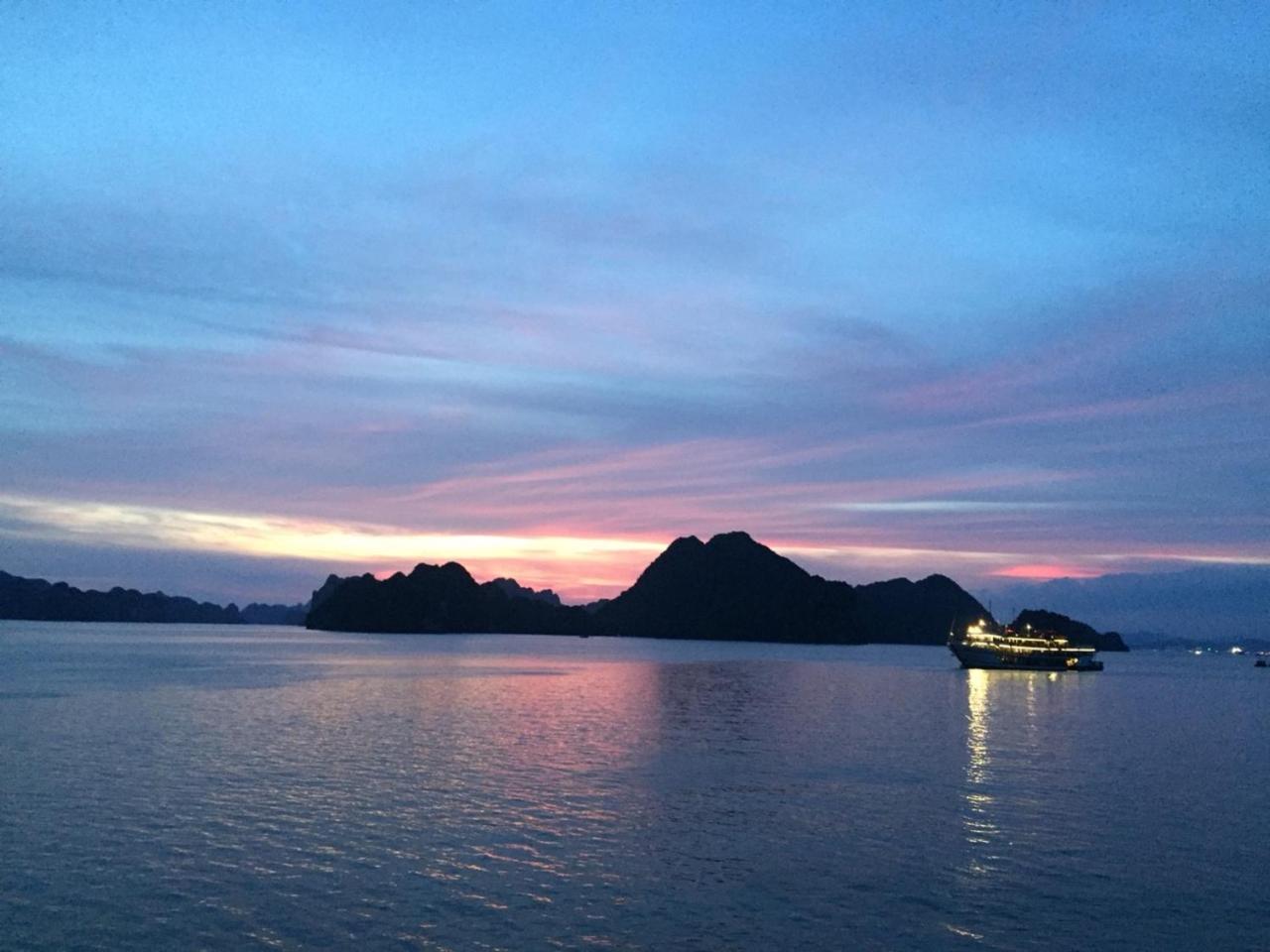 Hotel Halong Lavender Cruises Hạ Long Exterior foto